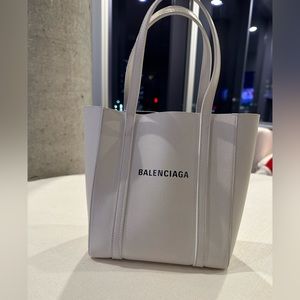 Balenciaga Everyday Tote
